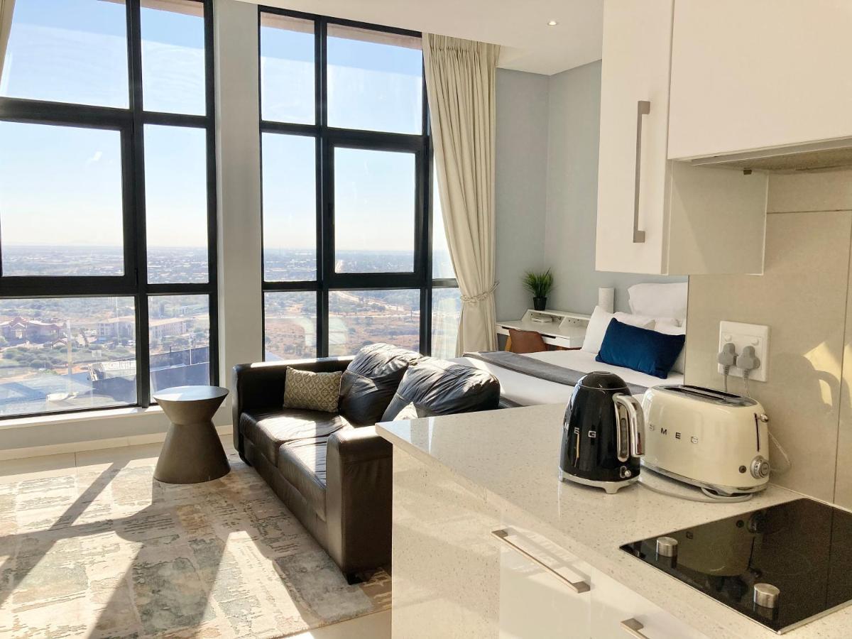 Urban Awe Apartment-Itowers 23Rd Floor Gaborone Extérieur photo