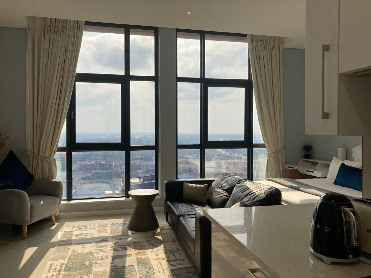 Urban Awe Apartment-Itowers 23Rd Floor Gaborone Extérieur photo