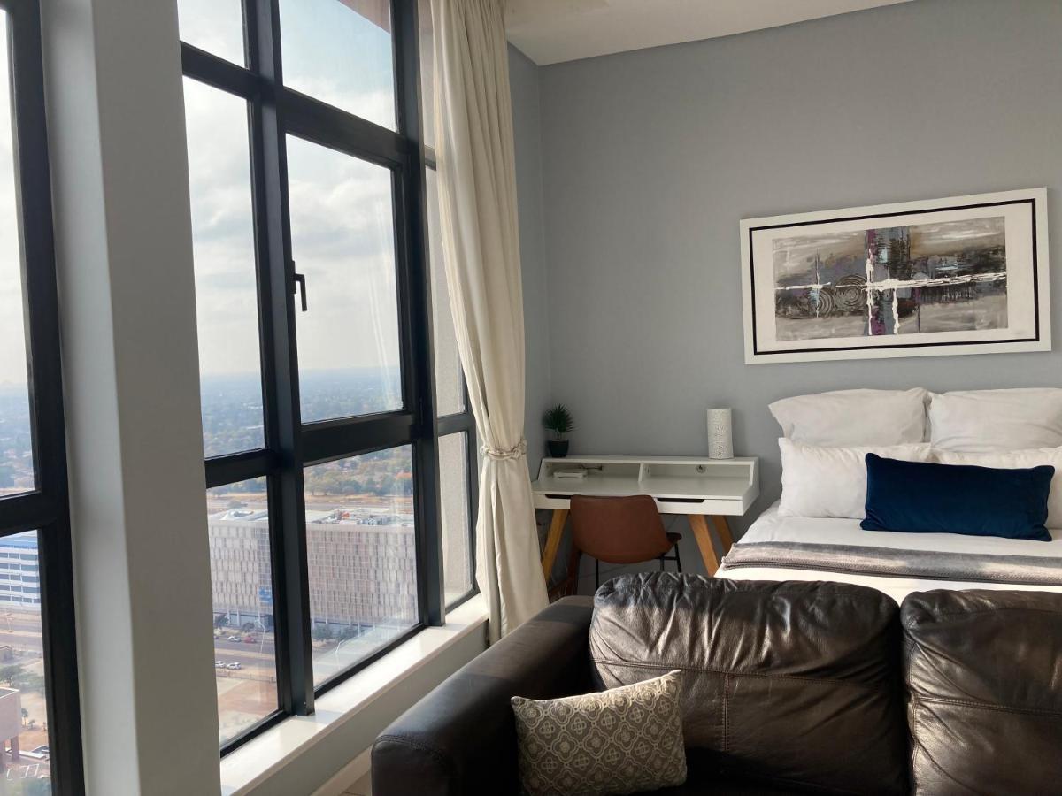 Urban Awe Apartment-Itowers 23Rd Floor Gaborone Extérieur photo