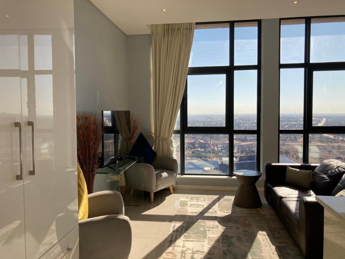 Urban Awe Apartment-Itowers 23Rd Floor Gaborone Extérieur photo